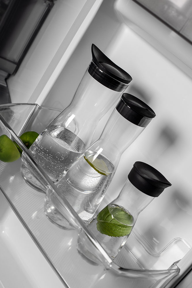 Karaffe Luna 0,25 Liter mit schwarzem Deckel