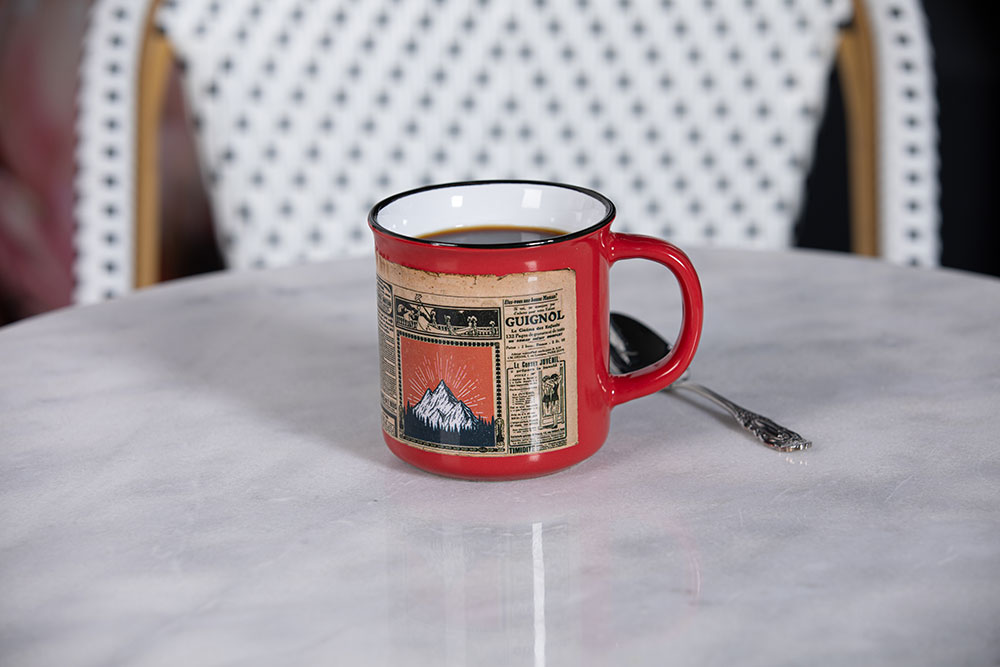 Tasse Vintage rot mit schwarzem Rand